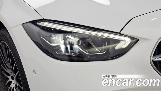Mercedes-Benz C-Class 2023 — photo 8