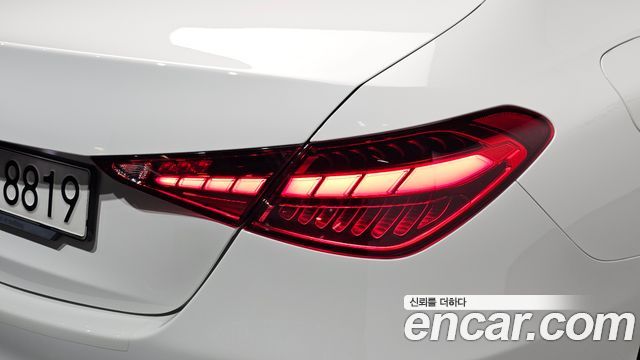 Mercedes-Benz C-Class 2023 — photo 9