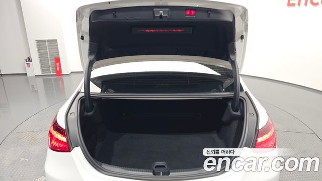 Mercedes-Benz C-Class 2023 — photo 31
