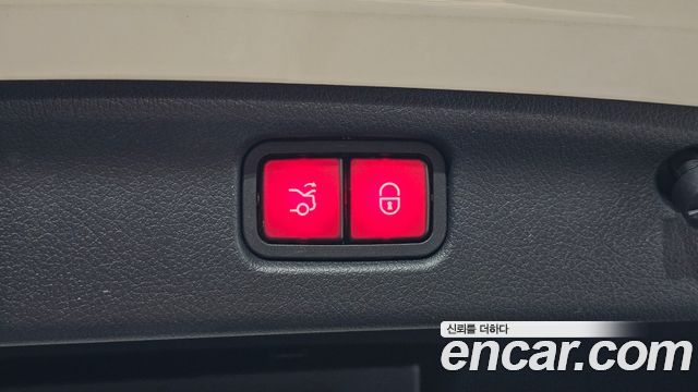 Mercedes-Benz C-Class 2023 — photo 32