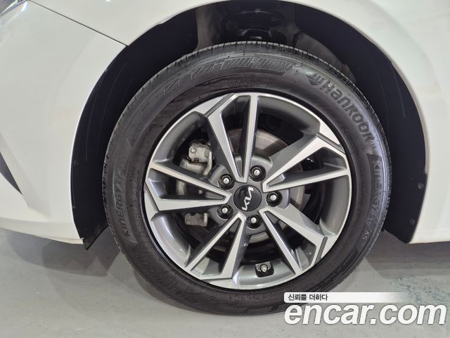 Kia K3 2023 — photo 5