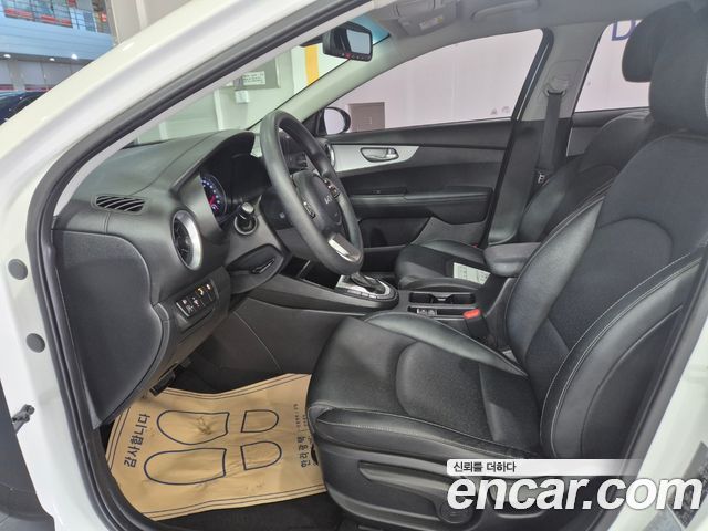 Kia K3 2023 — photo 10