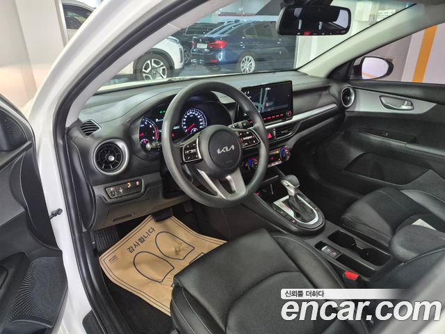 Kia K3 2023 — photo 11