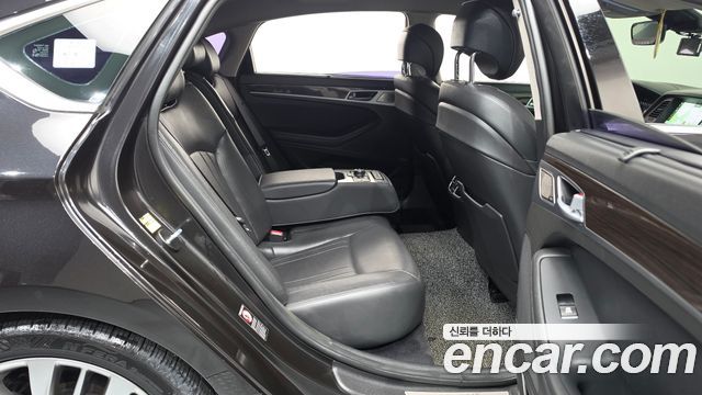 Genesis G80 2018 — photo 12