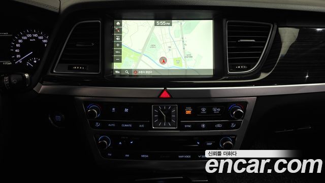 Genesis G80 2018 — photo 13