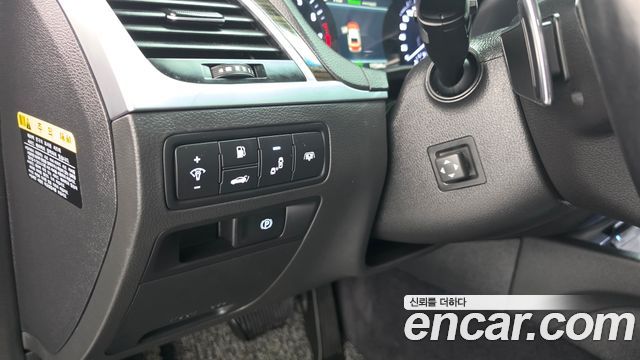 Genesis G80 2018 — photo 20