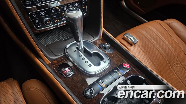 Bentley Flying Spur 2015 — photo 9
