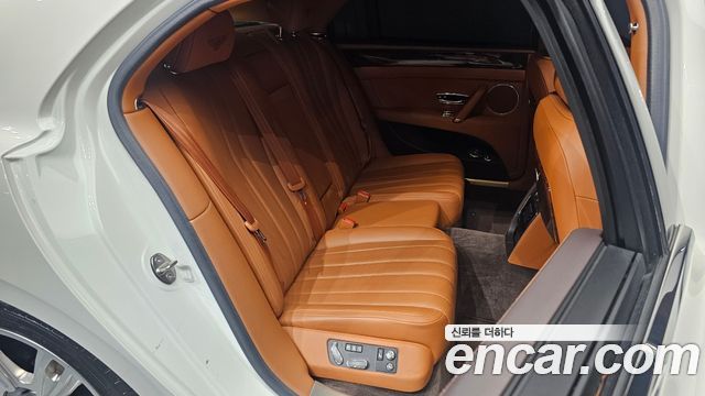 Bentley Flying Spur 2015 — photo 11