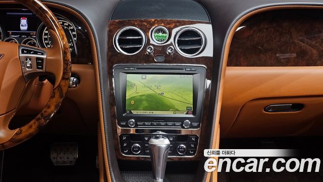 Bentley Flying Spur 2015 — photo 14