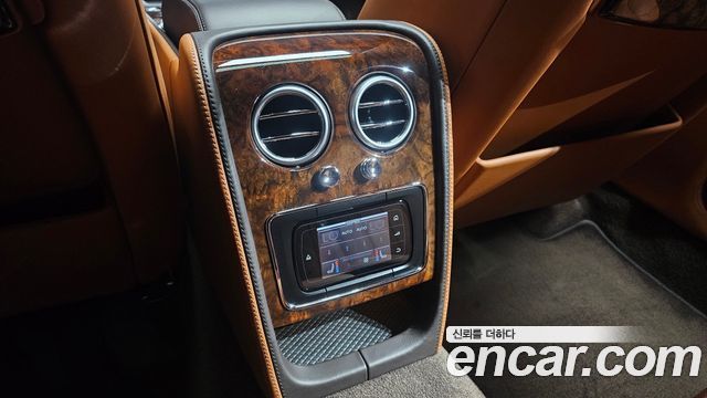 Bentley Flying Spur 2015 — photo 18