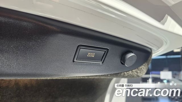 Bentley Flying Spur 2015 — photo 20