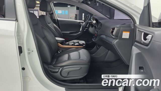 Hyundai Ioniq 2018 — photo 17