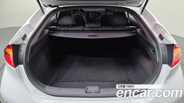 Hyundai Ioniq 2018 — photo 26