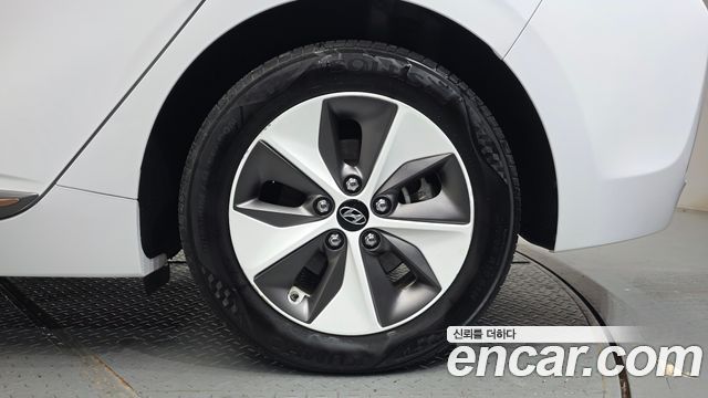 Hyundai Ioniq 2018 — photo 7