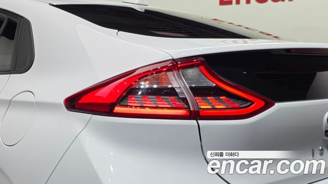 Hyundai Ioniq 2018 — photo 9