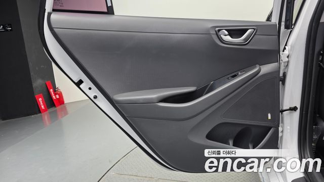 Hyundai Ioniq 2018 — photo 15