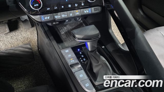 Hyundai AVANTE 2021 — photo 12