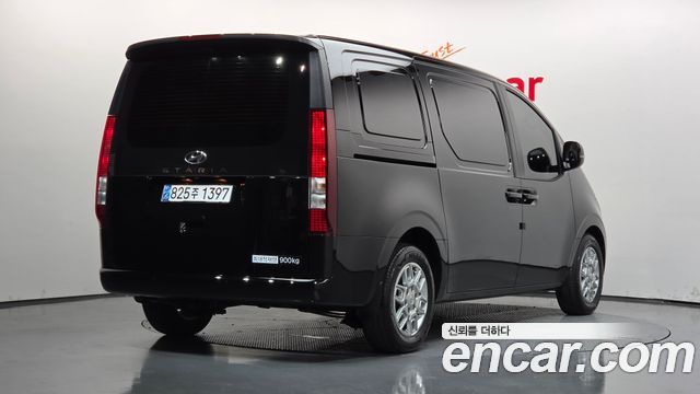 Hyundai Staria 2024 — photo 2