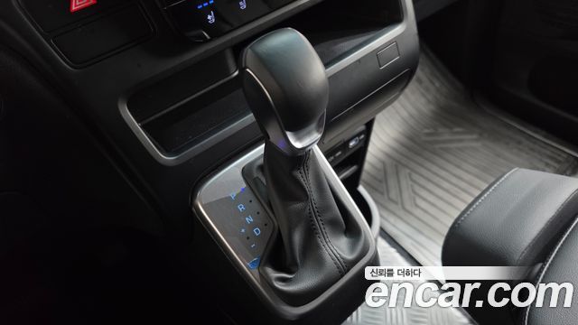 Hyundai Staria 2024 — photo 12