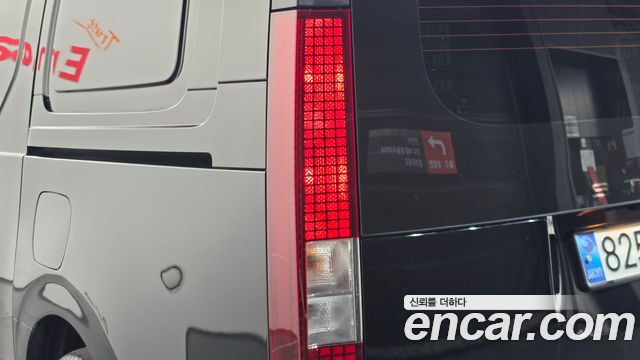 Hyundai Staria 2024 — photo 9
