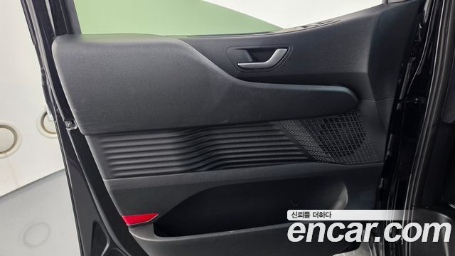Hyundai Staria 2024 — photo 14