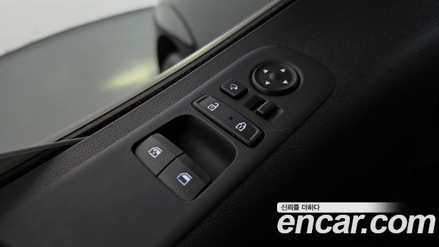 Hyundai Staria 2024 — photo 28