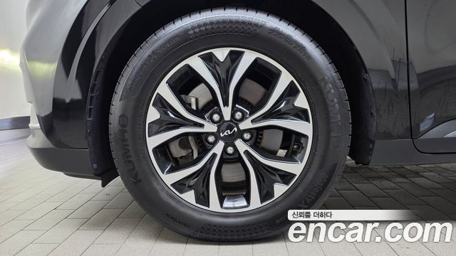 Kia Canival 2023 — photo 5