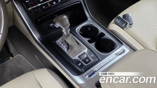 Kia Canival 2023 — photo 12