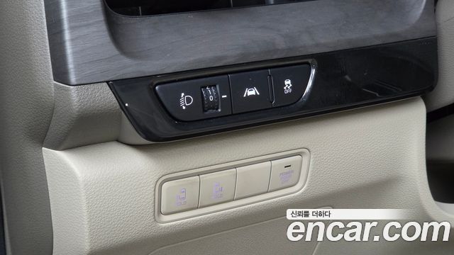 Kia Canival 2023 — photo 26