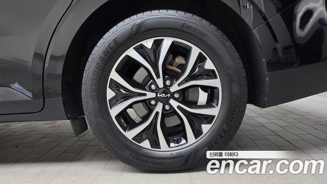 Kia Canival 2023 — photo 7