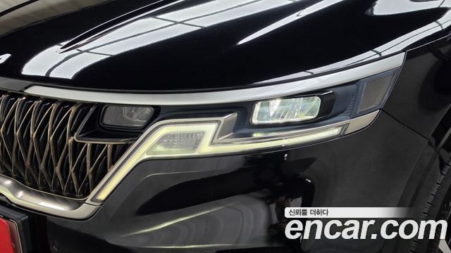 Kia Canival 2023 — photo 8