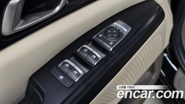 Kia Canival 2023 — photo 27