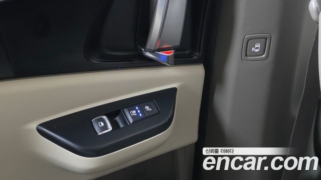 Kia Canival 2023 — photo 28
