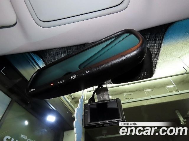Kia K7 2014 — photo 17