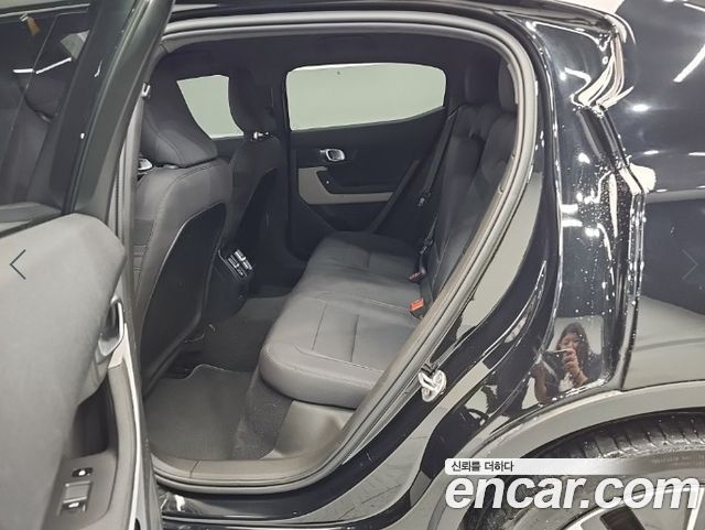 Polestar Polestar 2 2023 — photo 12