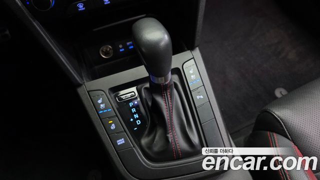 Hyundai AVANTE 2018 — photo 9