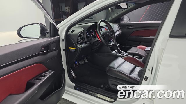 Hyundai AVANTE 2018 — photo 10