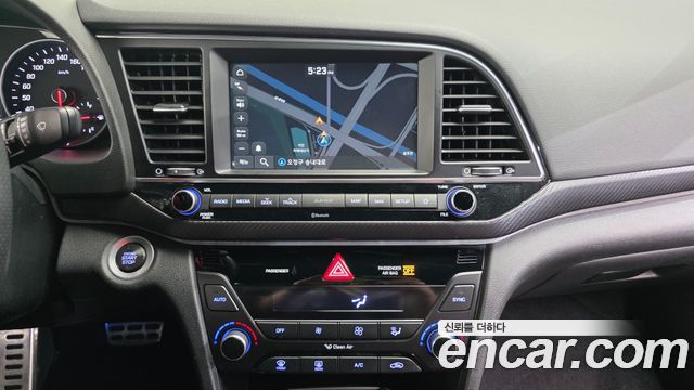 Hyundai AVANTE 2018 — photo 14