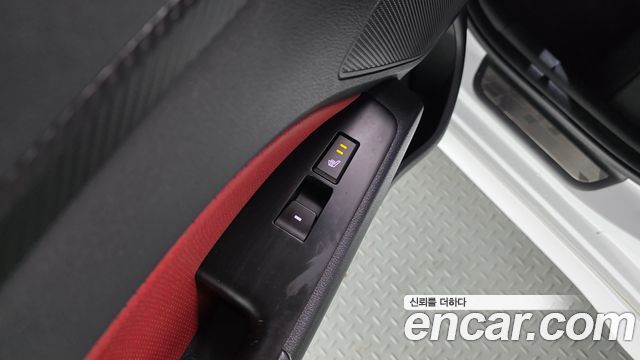 Hyundai AVANTE 2018 — photo 18