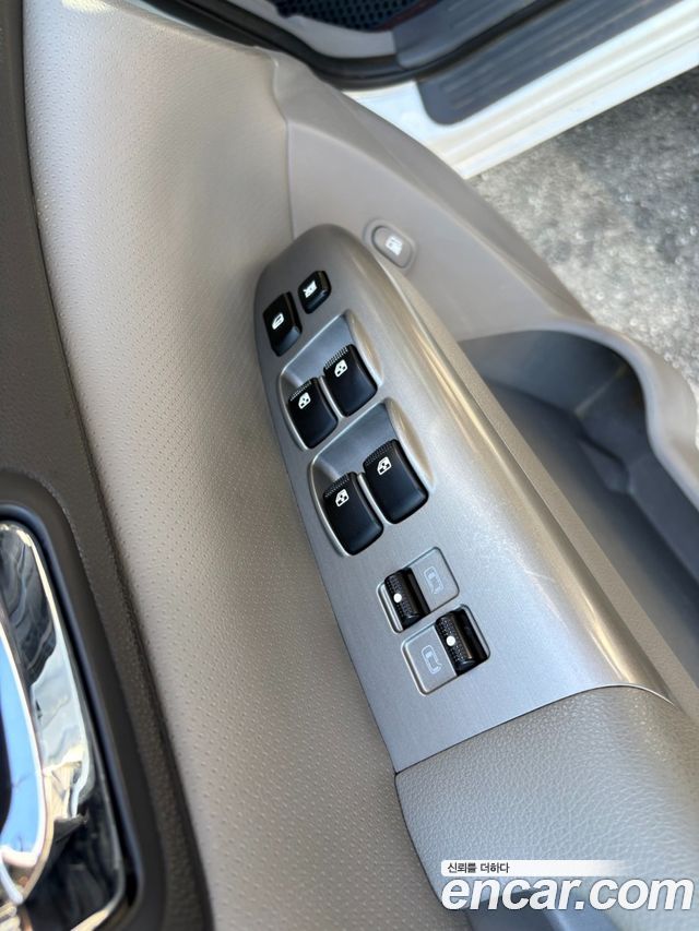 Kia Canival 2013 — photo 18