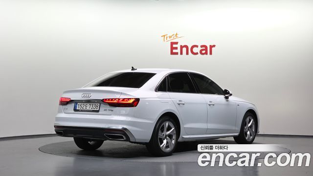 Audi A4 2021 — photo 2