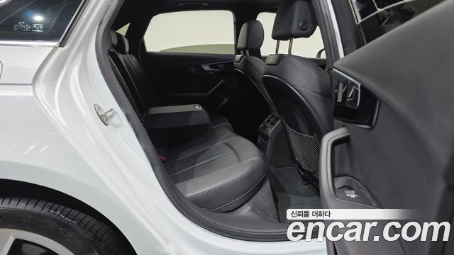 Audi A4 2021 — photo 17