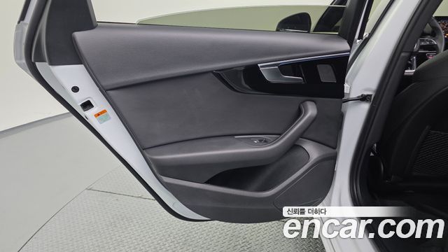 Audi A4 2021 — photo 15
