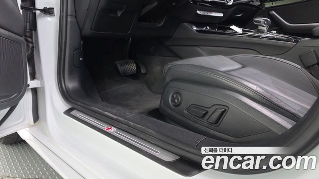 Audi A4 2021 — photo 30