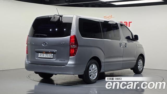 Hyundai Starex 2019 — photo 2