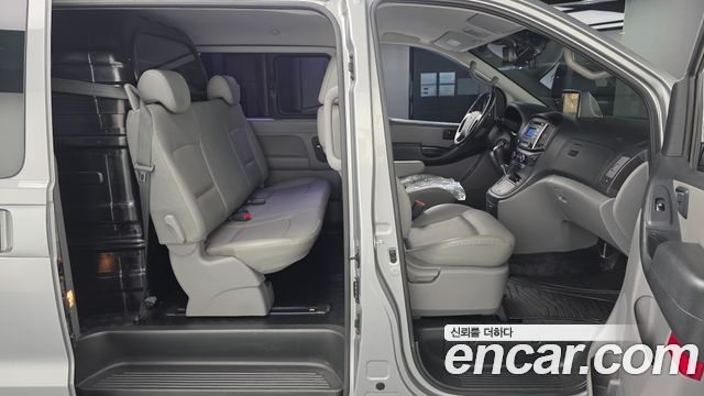 Hyundai Starex 2019 — photo 11