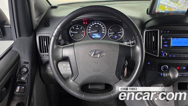 Hyundai Starex 2019 — photo 13