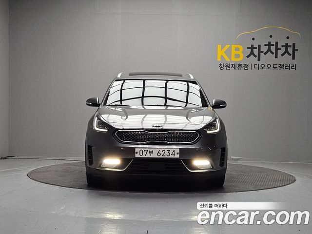 Kia Niro 2018 — photo 1