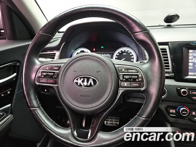 Kia Niro 2018 — photo 18