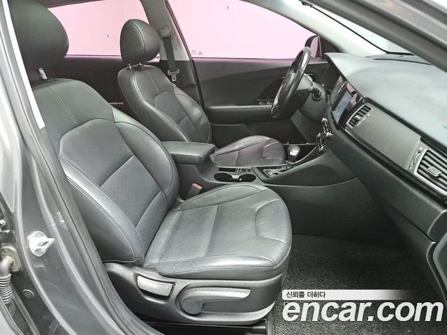 Kia Niro 2018 — photo 19